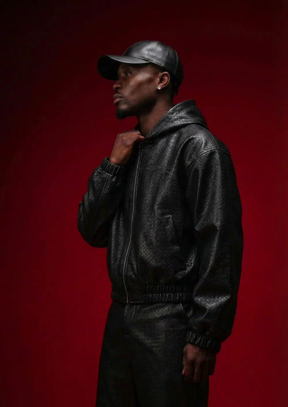 E.L Profile all black