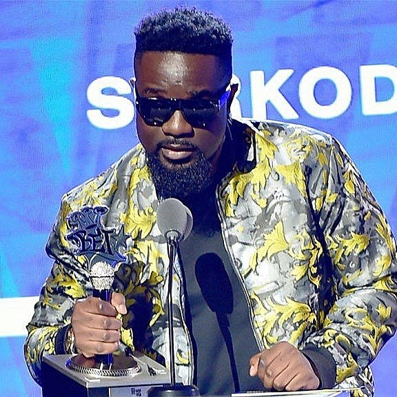 Sarkodie wins maiden BET Best International Flow award