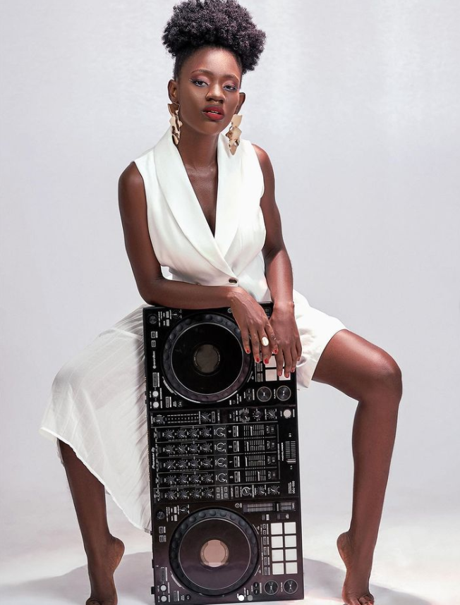 Mz Orstin becomes the first female Ghana based DJ to release a DJ Mix on Apple Music!