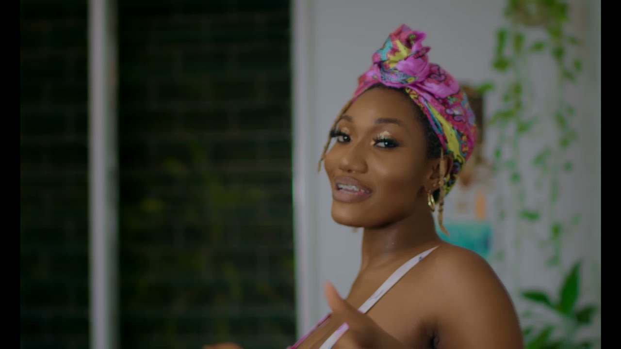 VIDEO: Wendy Shay – Kiss Me On The Phone (feat. Bisa Kdei)