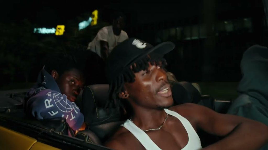 VIDEO: Kofi Mole - Maniac