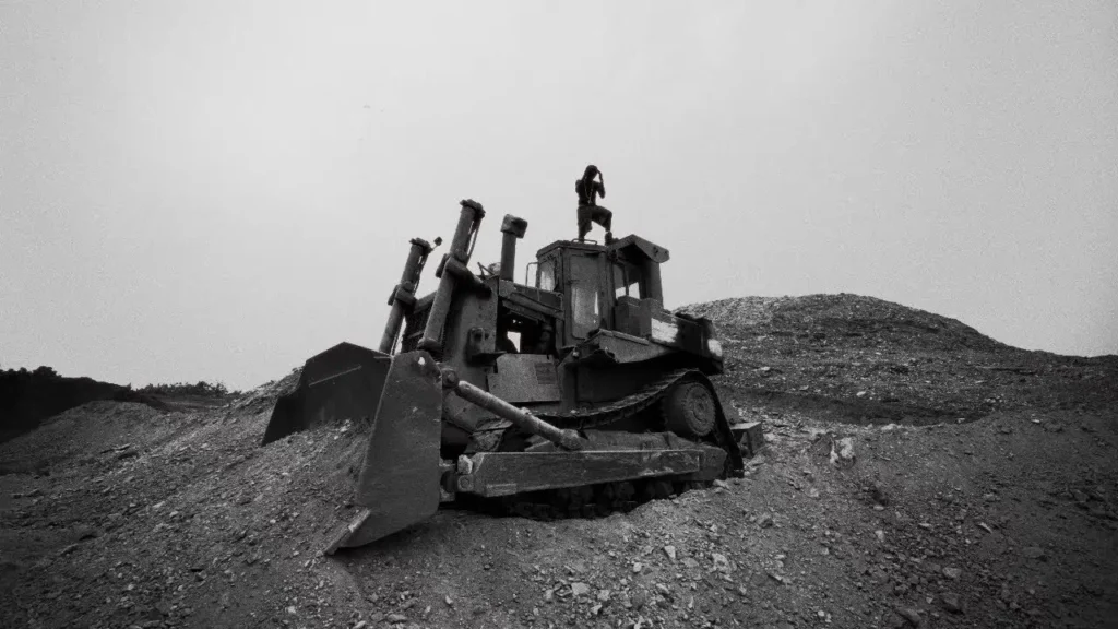 Bellogod - Abotre (ft Holyrina) [Official Music Video]