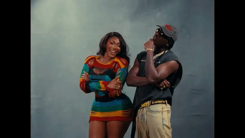 SEFA & Stonebwoy - Busy Body (Official Visualizer)