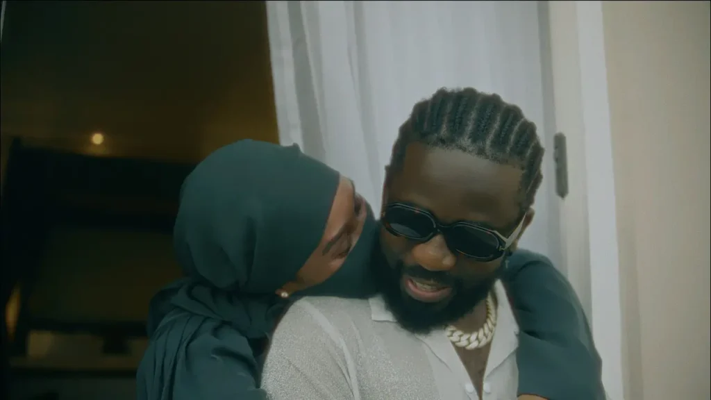 Bisa Kdei - Mon Bebe (Official Music Video)