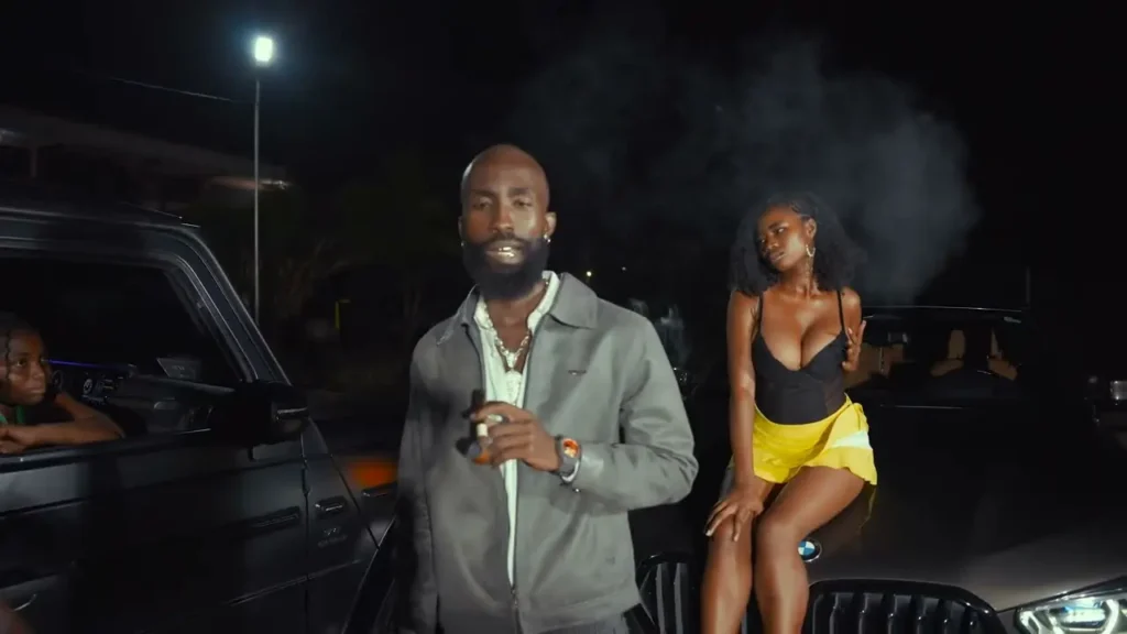 Oseikrom Sikanii - Sexy Scammer ft. DarkoVibes (Official Video)