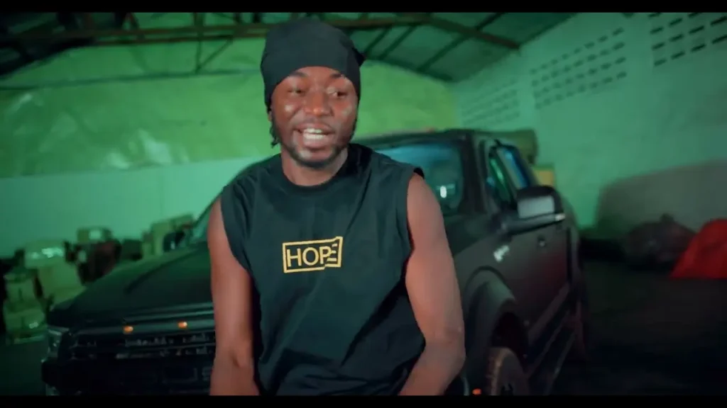 Dosted Gennah Ft Medikal - Snapping Su (Official Video)