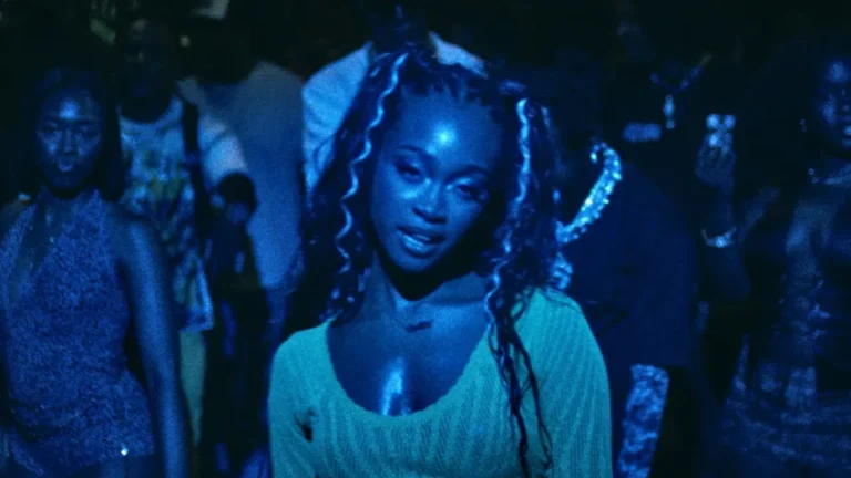 Cholita & Popcaan - Never Come Down (Official Video)