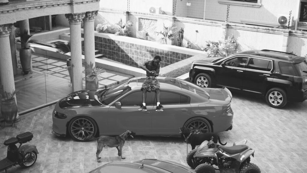 Oseikrom Sikanii - I'm Me (Official Video)