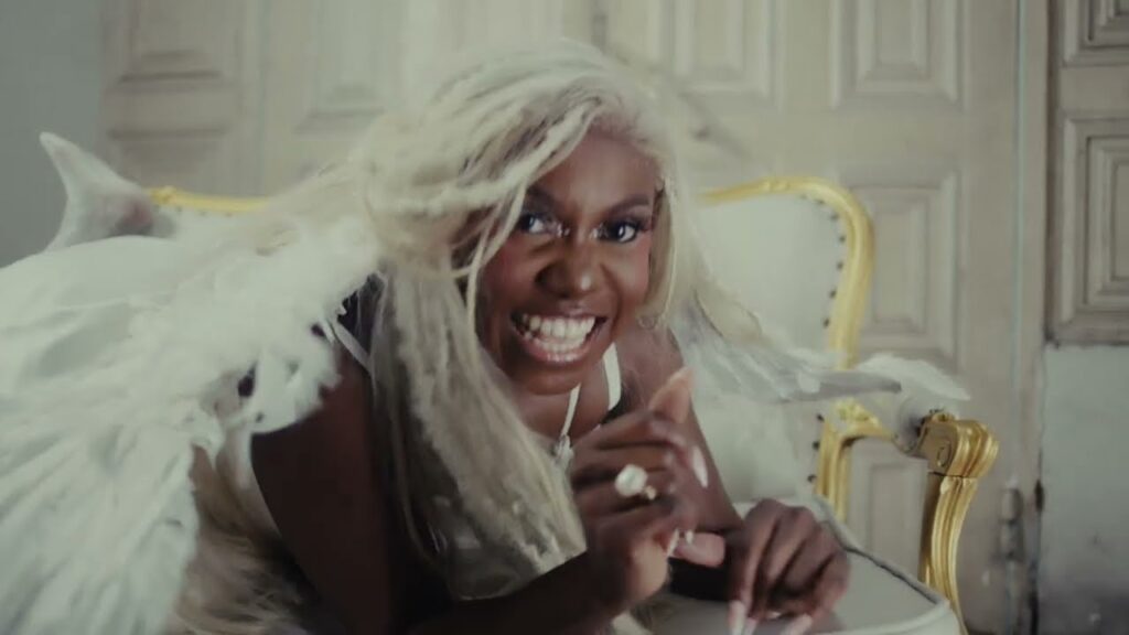 Niniola - Tika (Official Video)