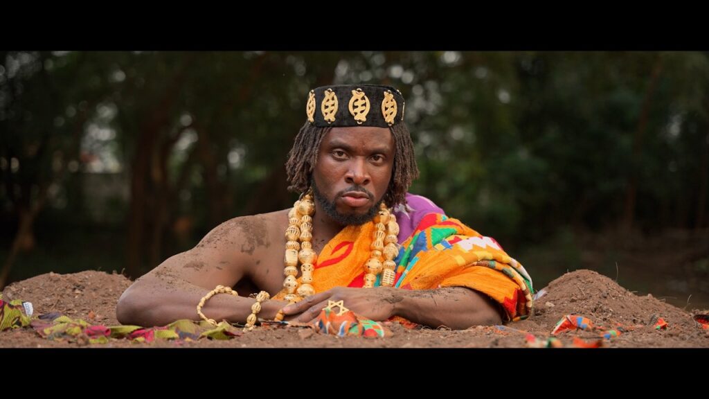 Fuse Odg - Komfo Anokye Ft Backroad Gee & Pa Salieu (visualizer)