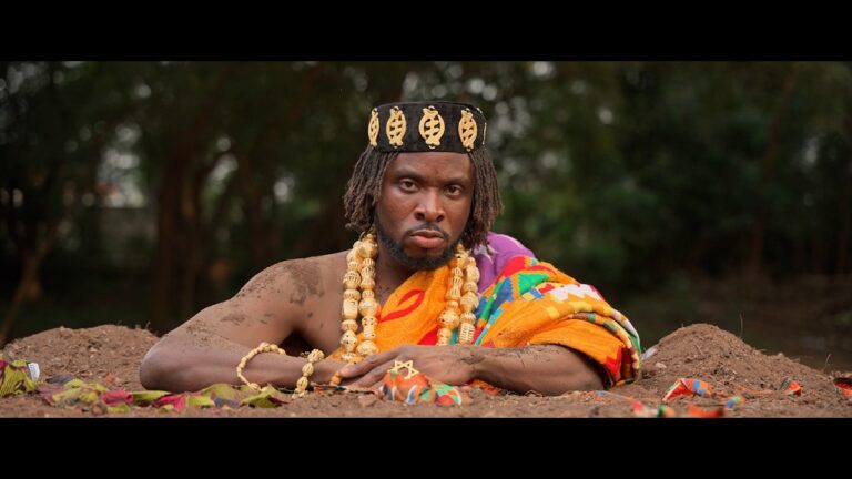 Fuse Odg - Komfo Anokye Ft Backroad Gee & Pa Salieu (visualizer)