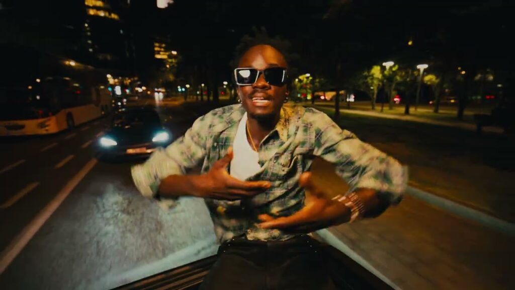 Yaw Tog - Akatapiano (Official Music Video)
